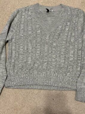 H&M Light Gray Cable Knit V-Neck Sweater